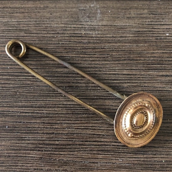 Vintage gold round pendent flower - tie pin - Picture 1 of 2